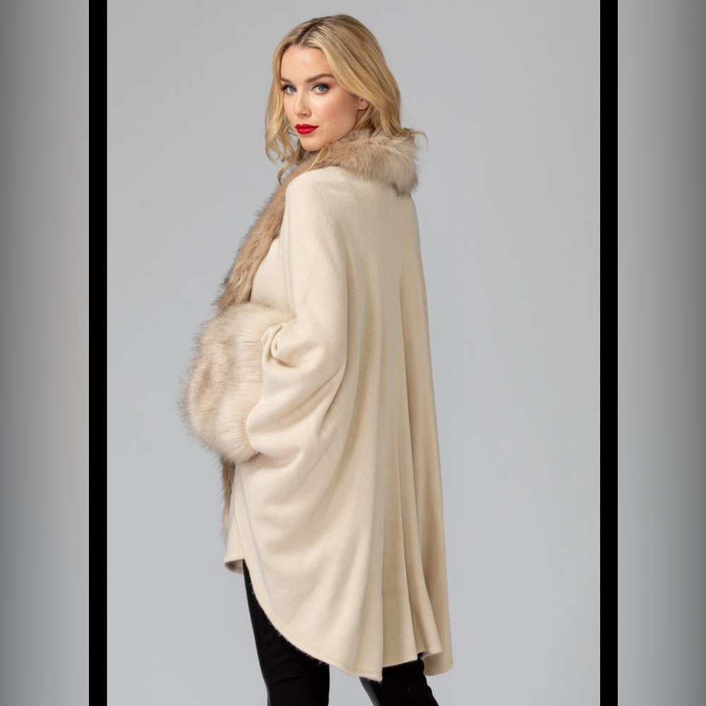 Elegant Faux Fur Trimmed Shawl